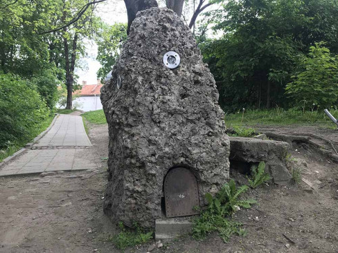 NYKŠTUKO NAMELIS